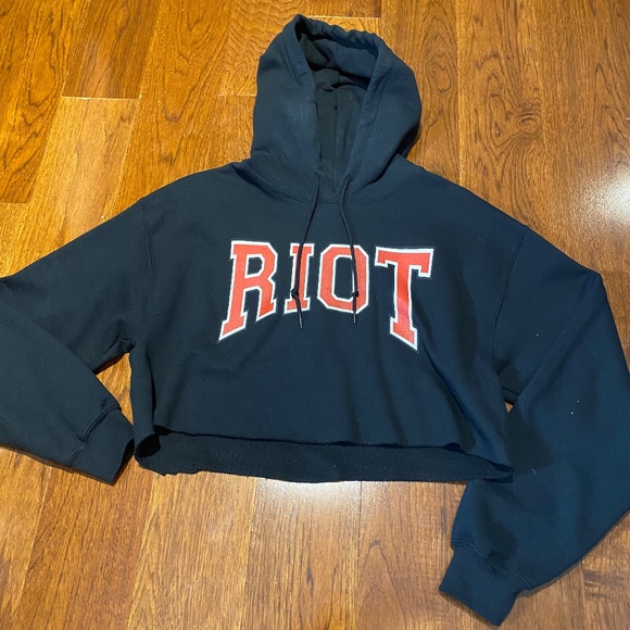 MISSGUIDED Women's Graphic Crop Hoodie in Black/Red│Size Small/Medium - Picture 6 of 17